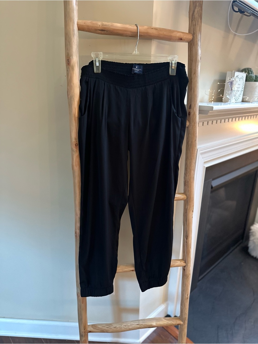 American Eagle Outfitters Black Women's Jogger Pants Cool fabric Like new